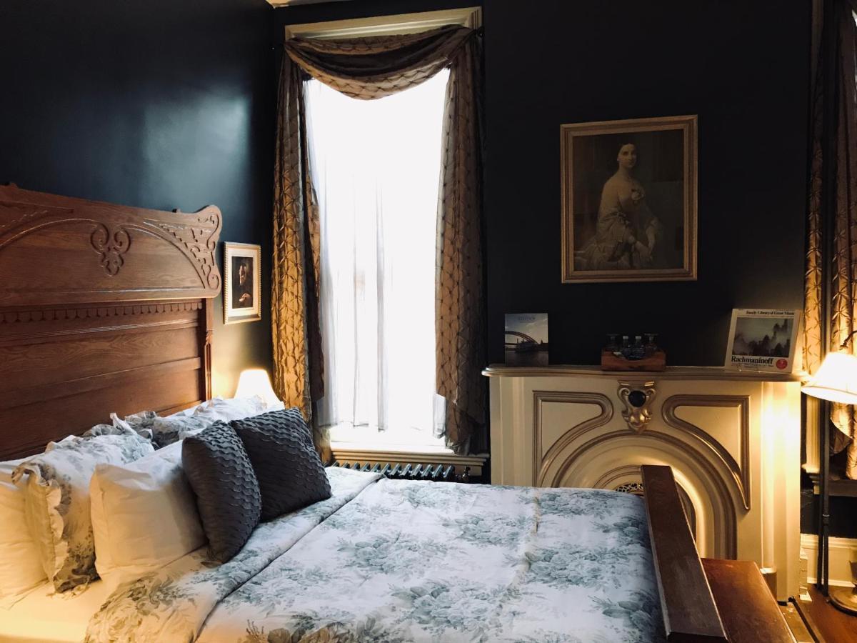 Queen Suite