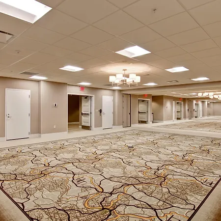 Hampton Inn And Suites Cincinnati - Downtown-3
